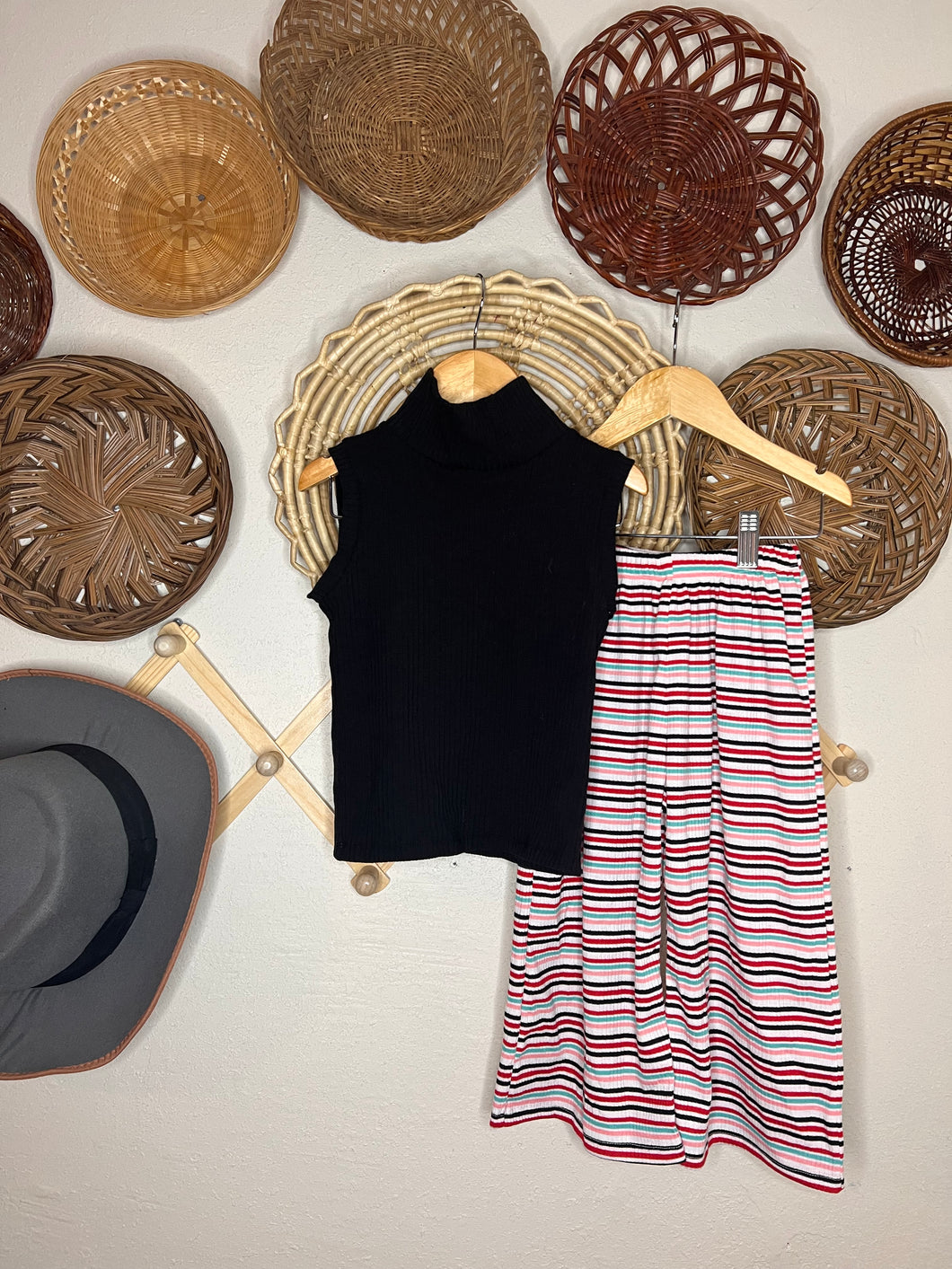 4t Flow pants with Lucy top